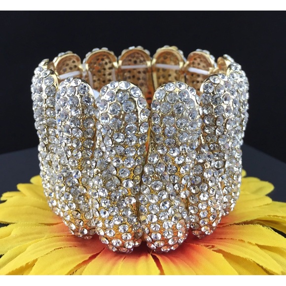 Classic Pageant Pave Austrian Clear Crystal Stretch Bracelet Gold Tone 2” Long - Picture 5 of 11